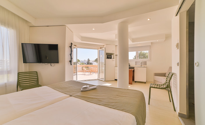 Apartamentos Azul Playa 4 Ampio apartamento con salida a una bonita terraza